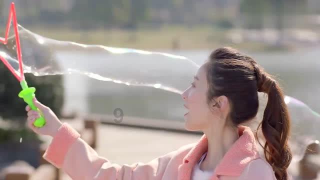 民警一天交还三个钱包 受到群众点赞